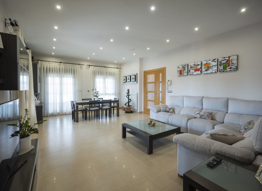 Obra nueva - Villa - Jerónimo y Avileses