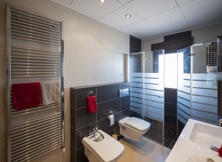 Obra nueva - Villa - Jerónimo y Avileses