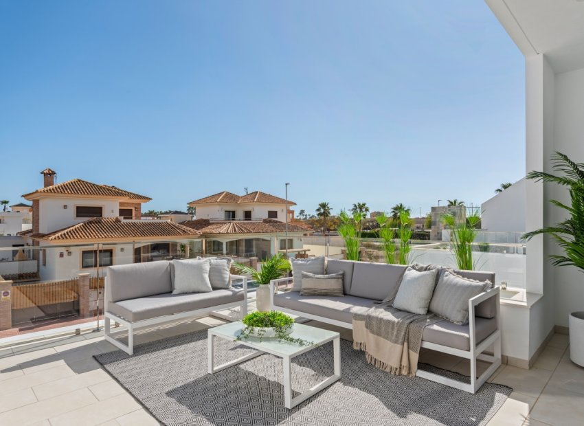 Obra nueva - Villa - Los Alcázares