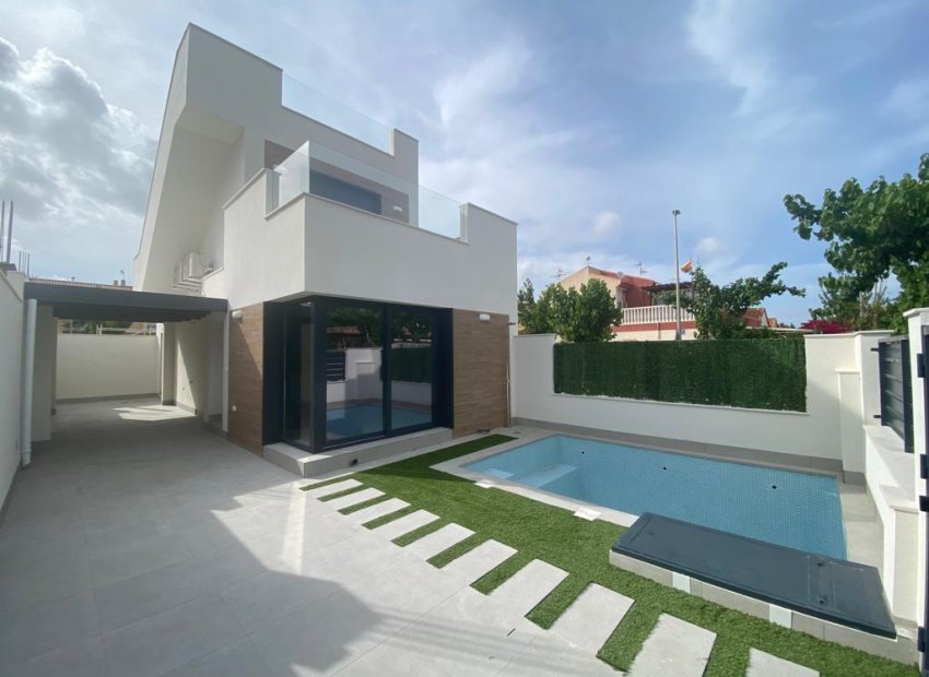 Obra nueva - Villa - Los Alcázares