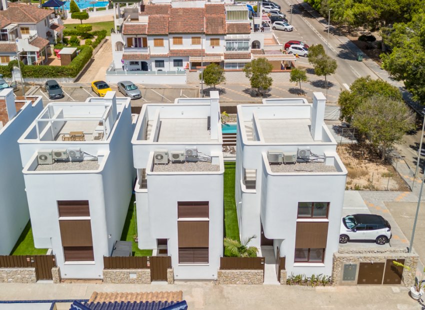 Obra nueva - Villa - Pilar de la Horadada