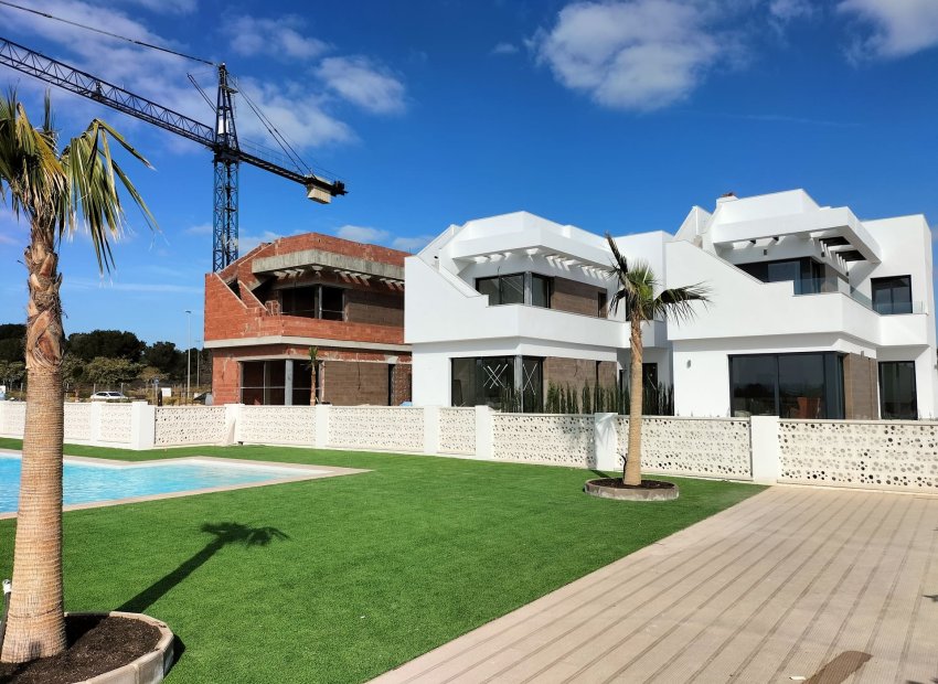 Obra nueva - Villa - Pilar de la Horadada