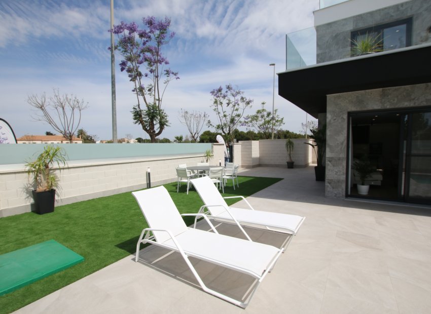 Obra nueva - Villa - Pilar de la Horadada