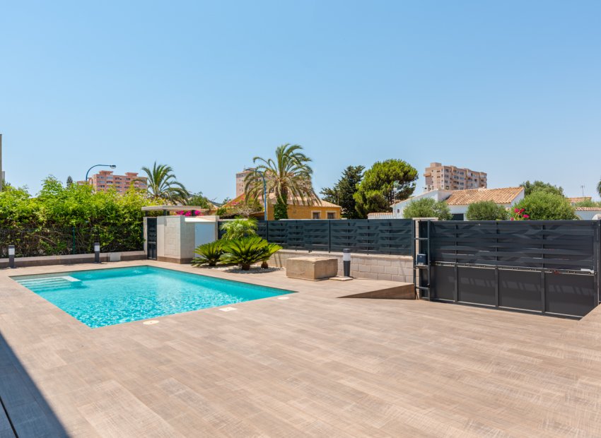 Obra nueva - Villa - Playa Paraiso