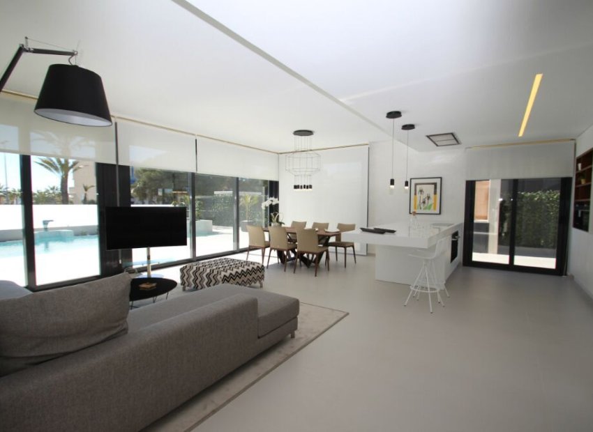 Obra nueva - Villa - San Miguel de Salinas