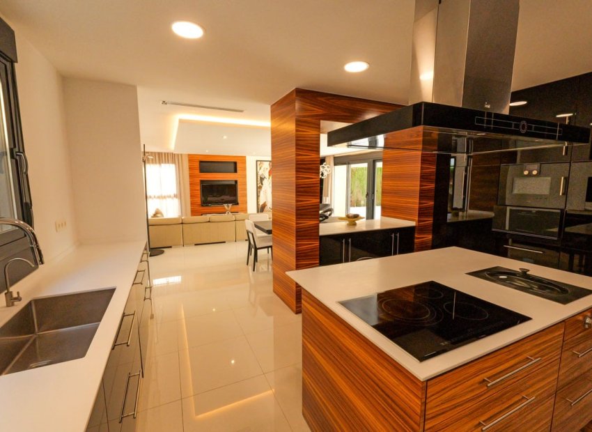 Obra nueva - Villa - Torrevieia - Torrevieja