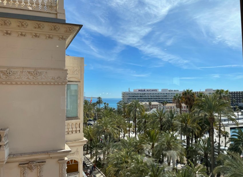 Resale - Apartment / flat - Alicante - Center
