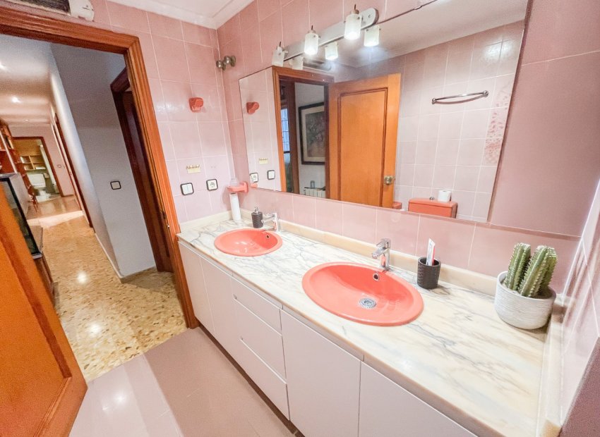 Resale - Apartment / flat - Alicante - Center