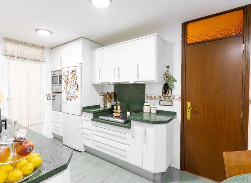 Resale - Apartment / flat - Alicante - Center