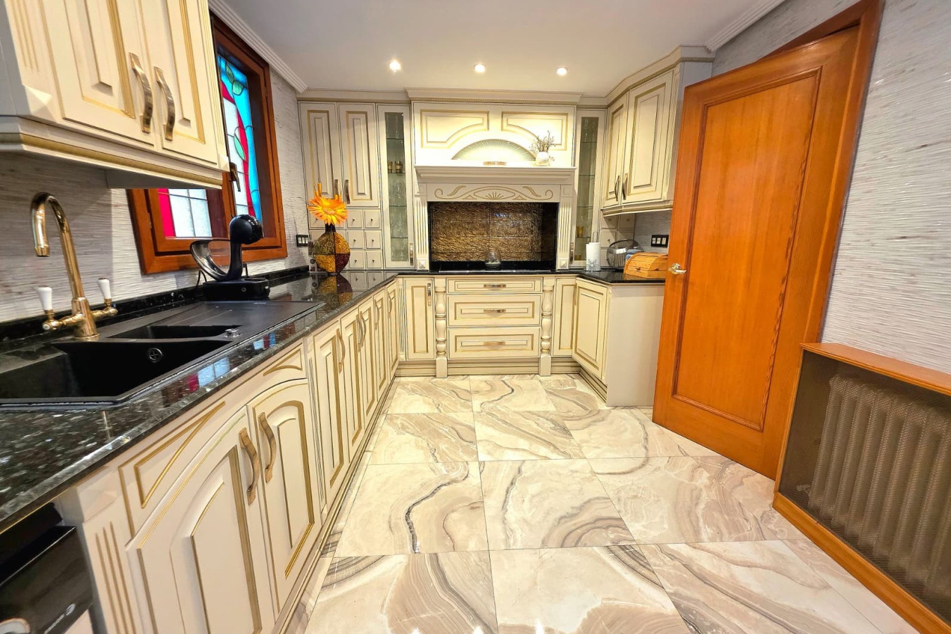 Resale - Apartment / flat - Alicante - Centro