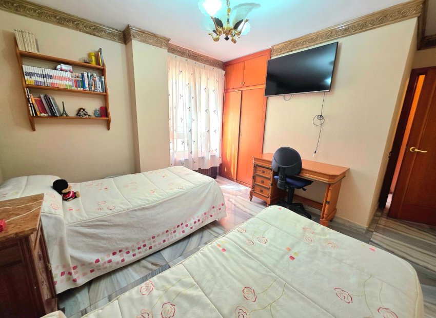 Resale - Apartment / flat - Alicante - Centro
