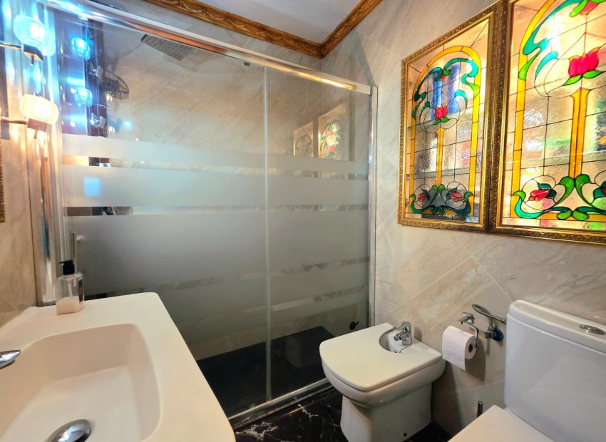 Resale - Apartment / flat - Alicante - Centro
