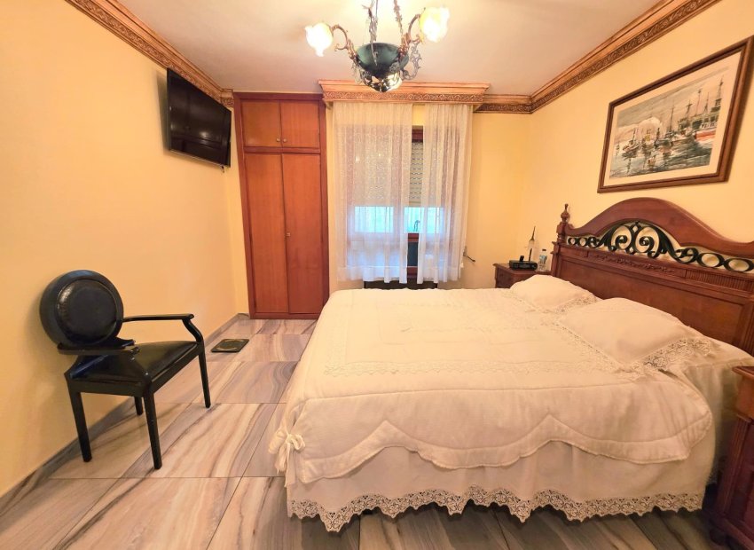 Resale - Apartment / flat - Alicante - Centro