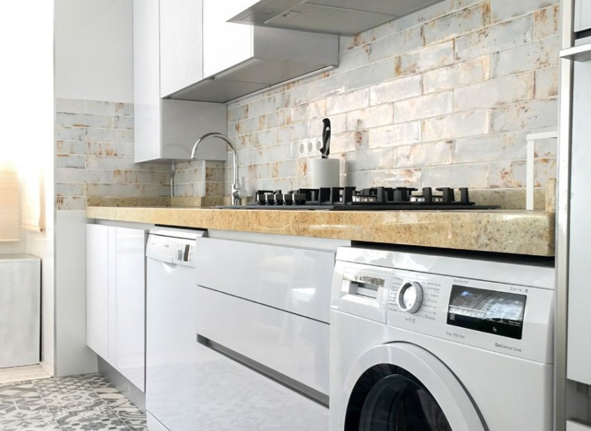 Resale - Apartment / flat - Alicante - Mercado