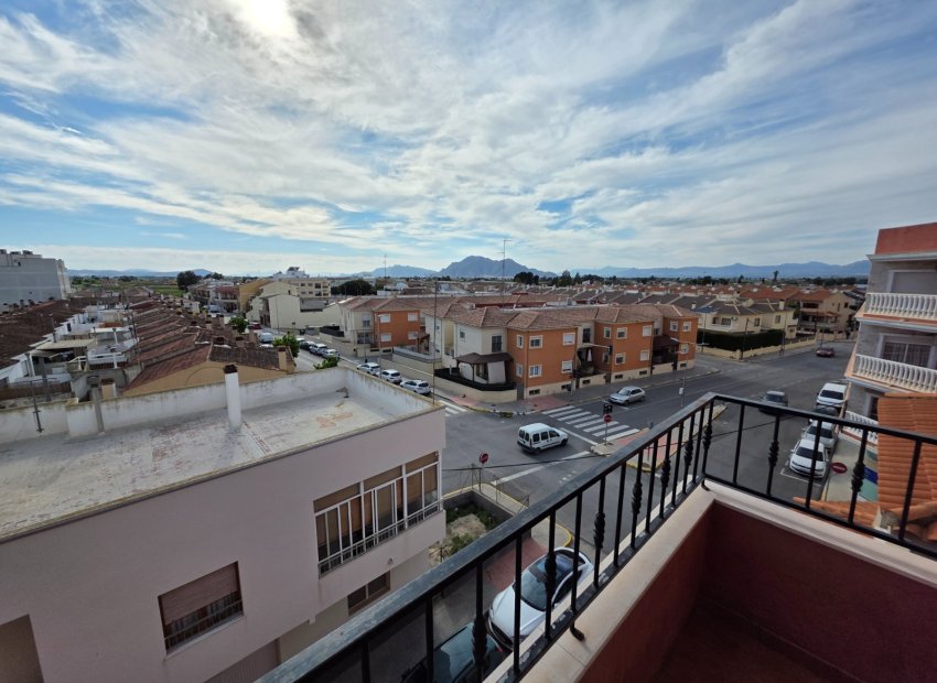 Resale - Apartment / flat - Almoradí - Center