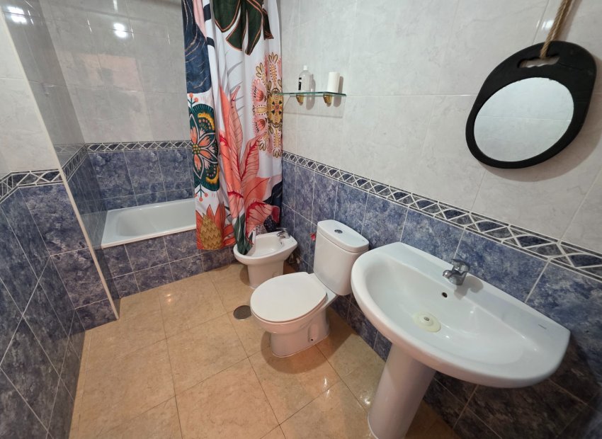 Resale - Apartment / flat - Almoradí - Center