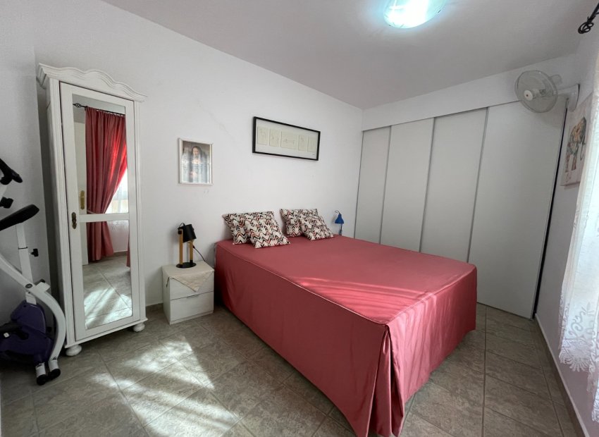 Resale - Apartment / flat - Almoradí - Center
