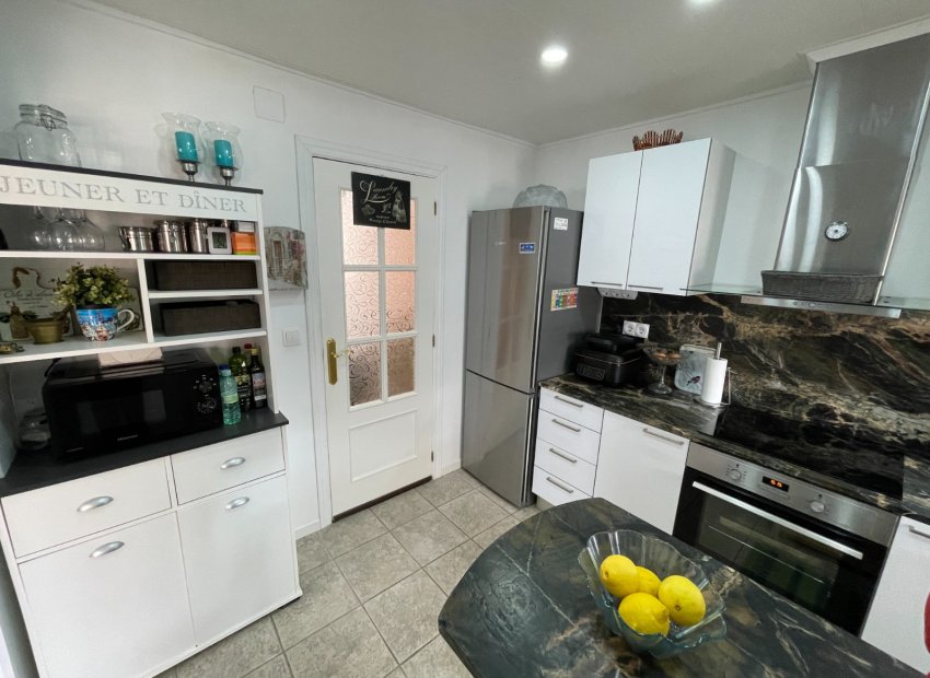 Resale - Apartment / flat - Almoradí - Center