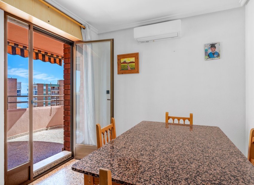 Resale - Apartment / flat - Arenales del Sol - Segunda linea playa