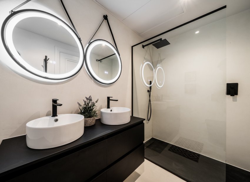 Resale - Apartment / flat - Benahavís - La Quinta