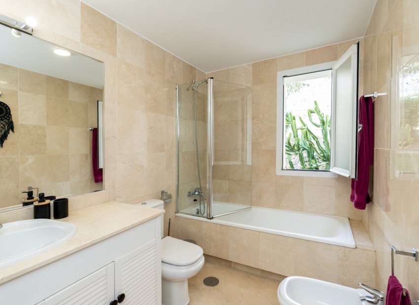 Resale - Apartment / flat - Benahavís - La Quinta