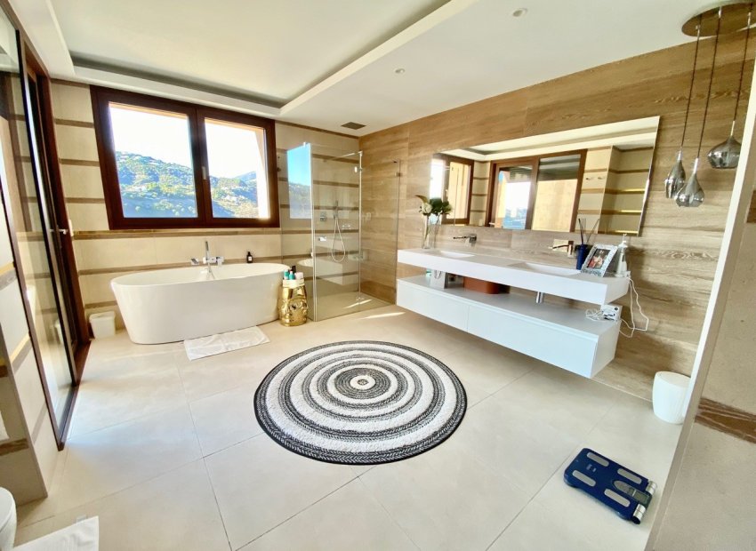 Resale - Apartment / flat - Benahavís - La Quinta