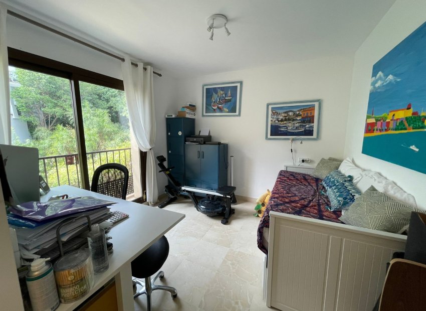 Resale - Apartment / flat - Benahavís - Los Arqueros