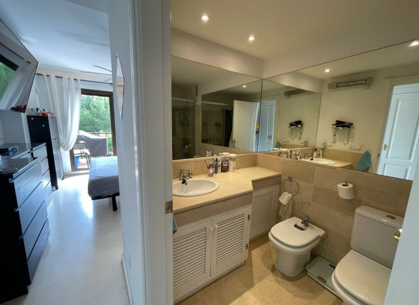 Resale - Apartment / flat - Benahavís - Los Arqueros