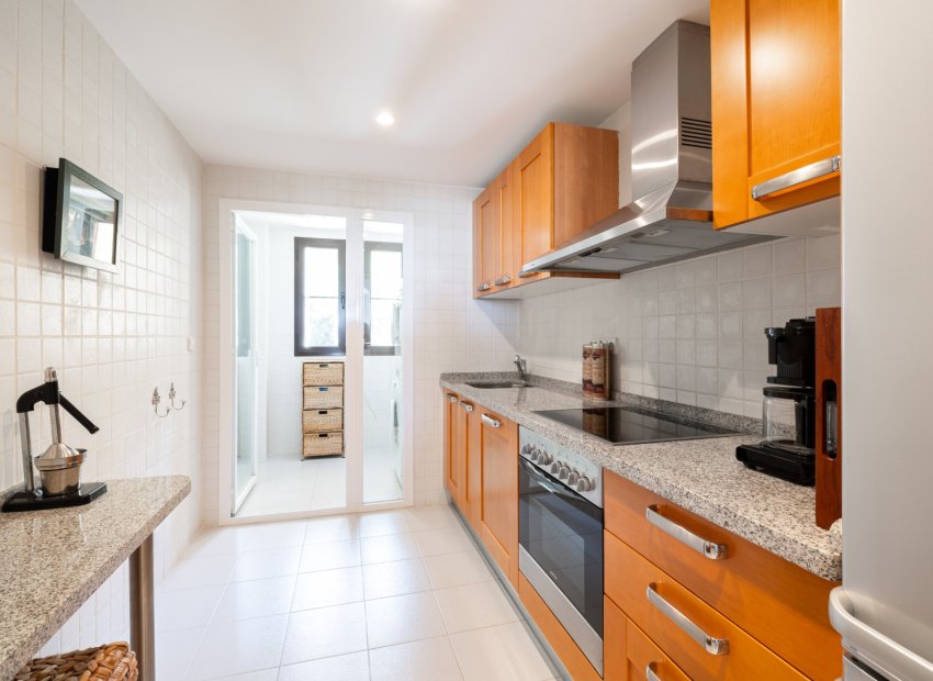 Resale - Apartment / flat - Benahavís - Los Arqueros