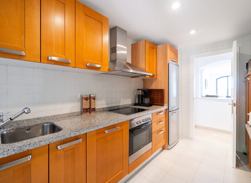 Resale - Apartment / flat - Benahavís - Los Arqueros