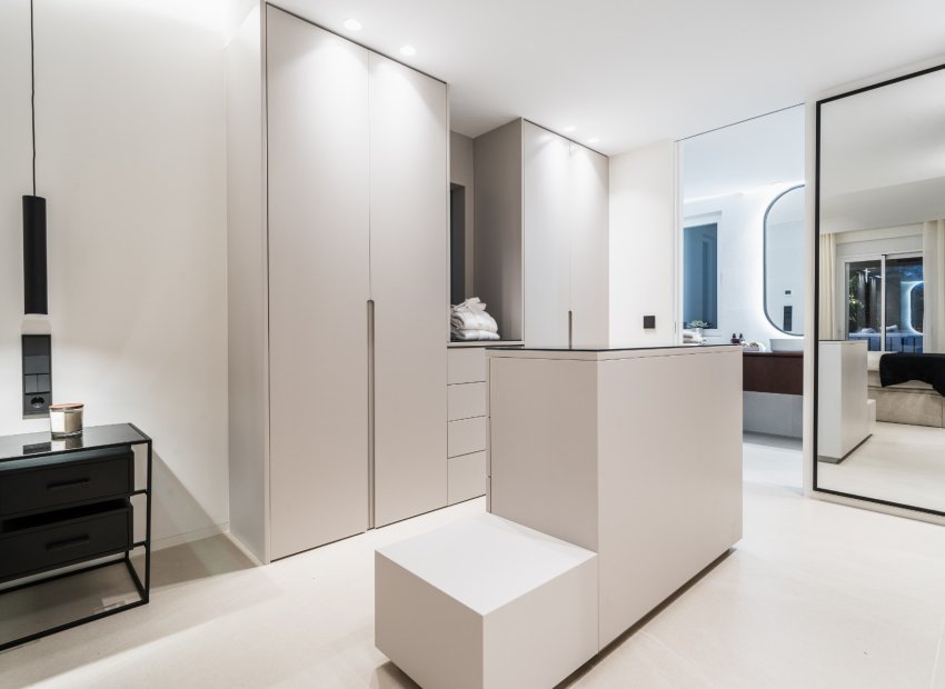 Resale - Apartment / flat - Benahavís - Puerto de los Almendros