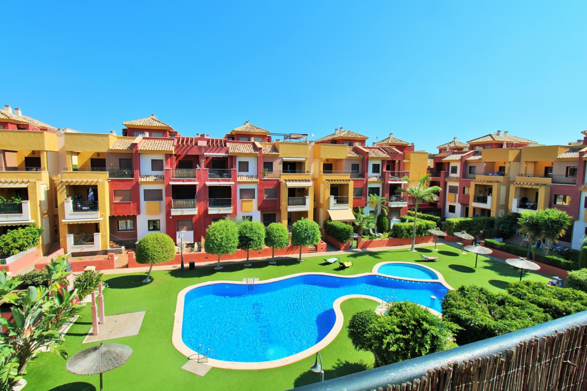 Resale - Apartment / flat - Cabo Roig