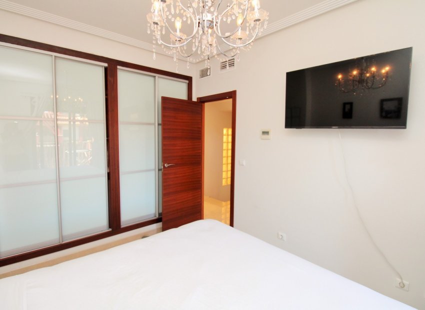 Resale - Apartment / flat - Cabo Roig