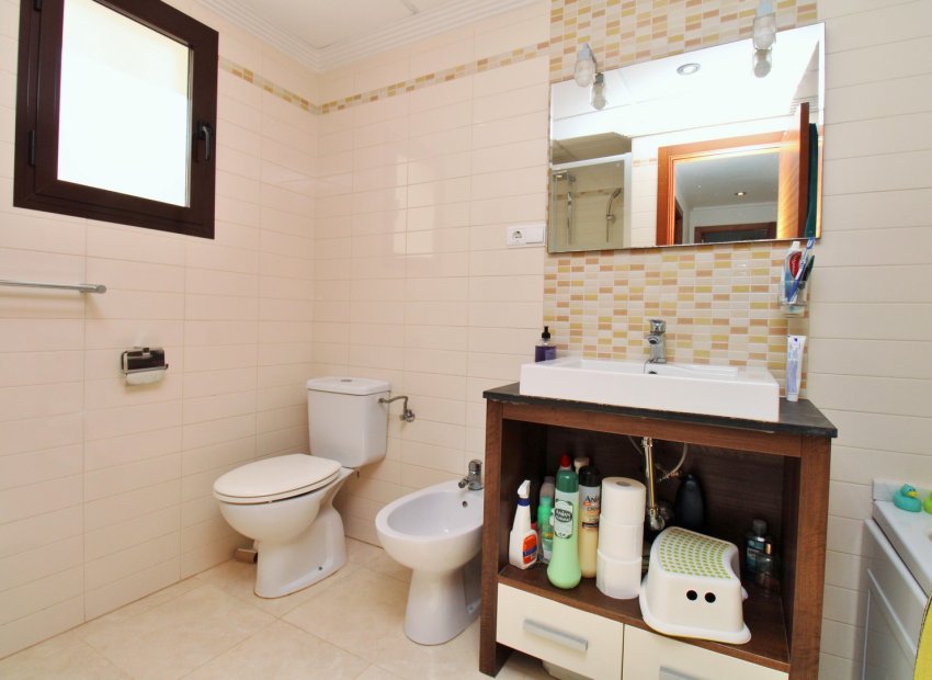 Resale - Apartment / flat - Cabo Roig