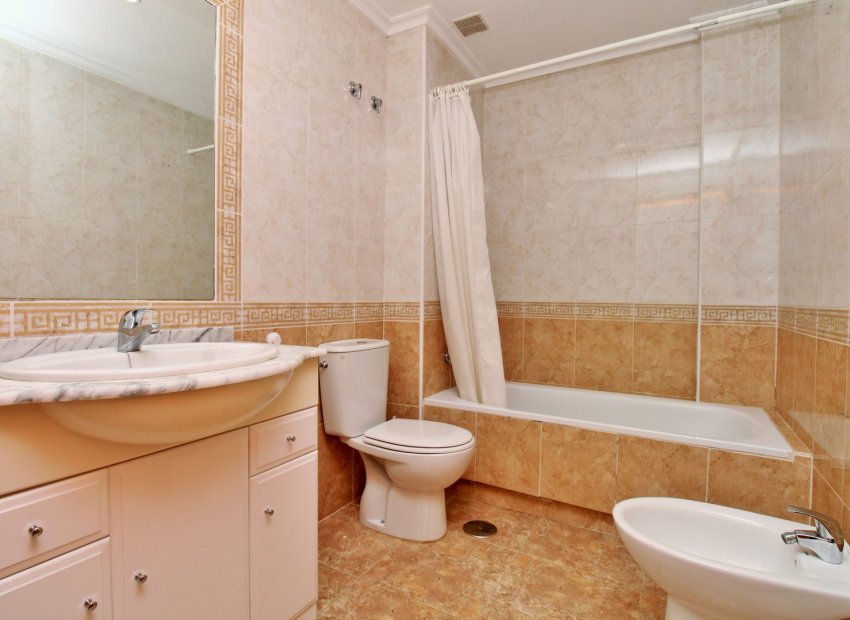 Resale - Apartment / flat - Cabo Roig