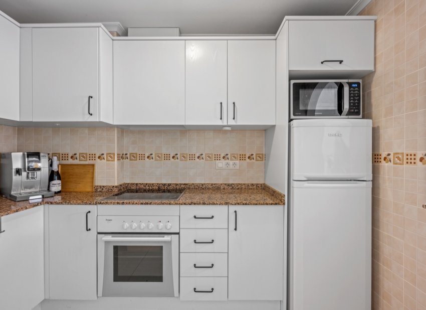 Resale - Apartment / flat - Daya Nueva - Costa Blanca South