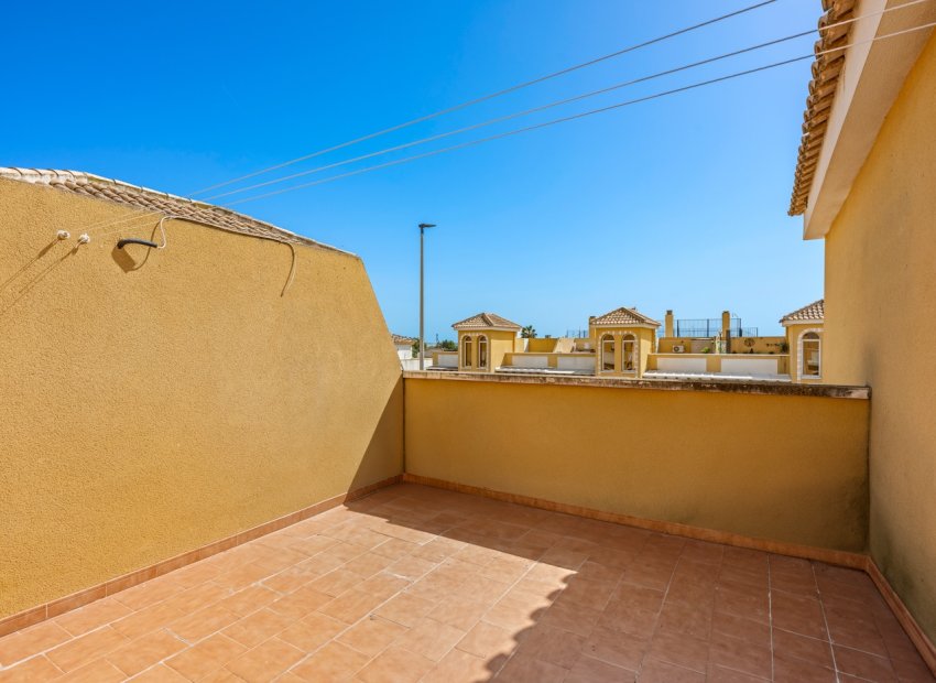 Resale - Apartment / flat - Daya Nueva - Costa Blanca South