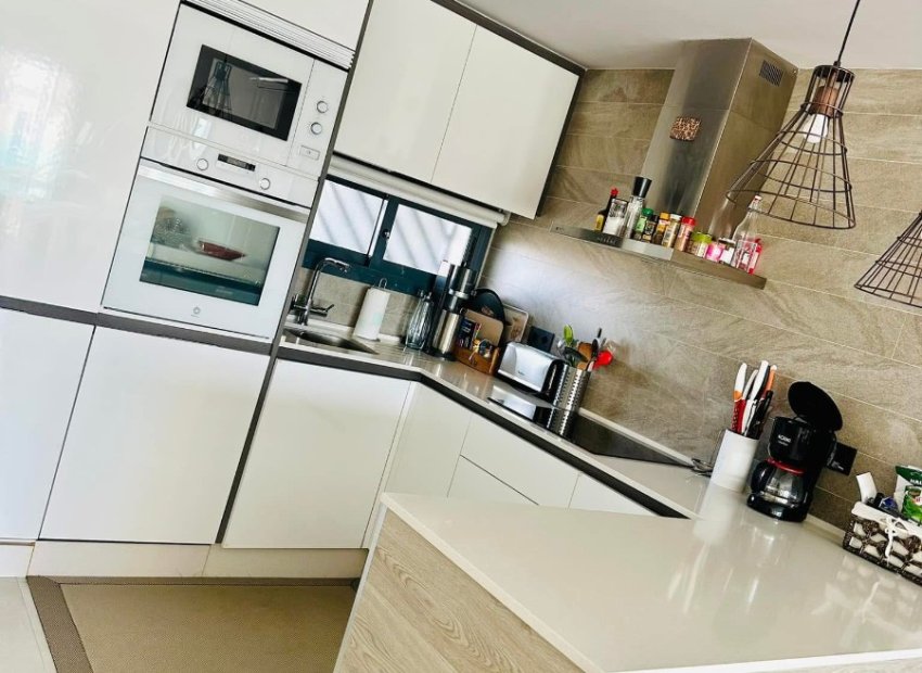 Resale - Apartment / flat - El Raso - Costa Blanca