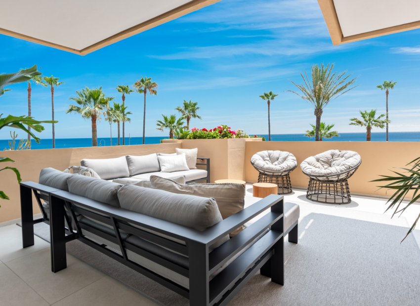 Resale - Apartment / flat - Estepoa - New Golden Mile