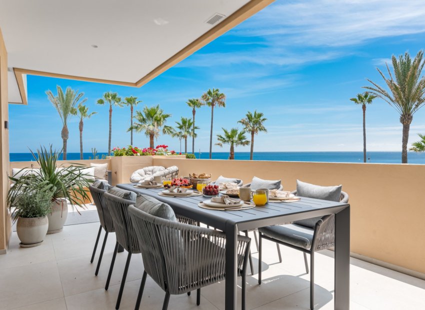 Resale - Apartment / flat - Estepoa - New Golden Mile