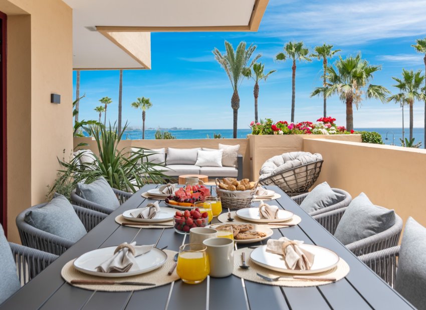 Resale - Apartment / flat - Estepoa - New Golden Mile