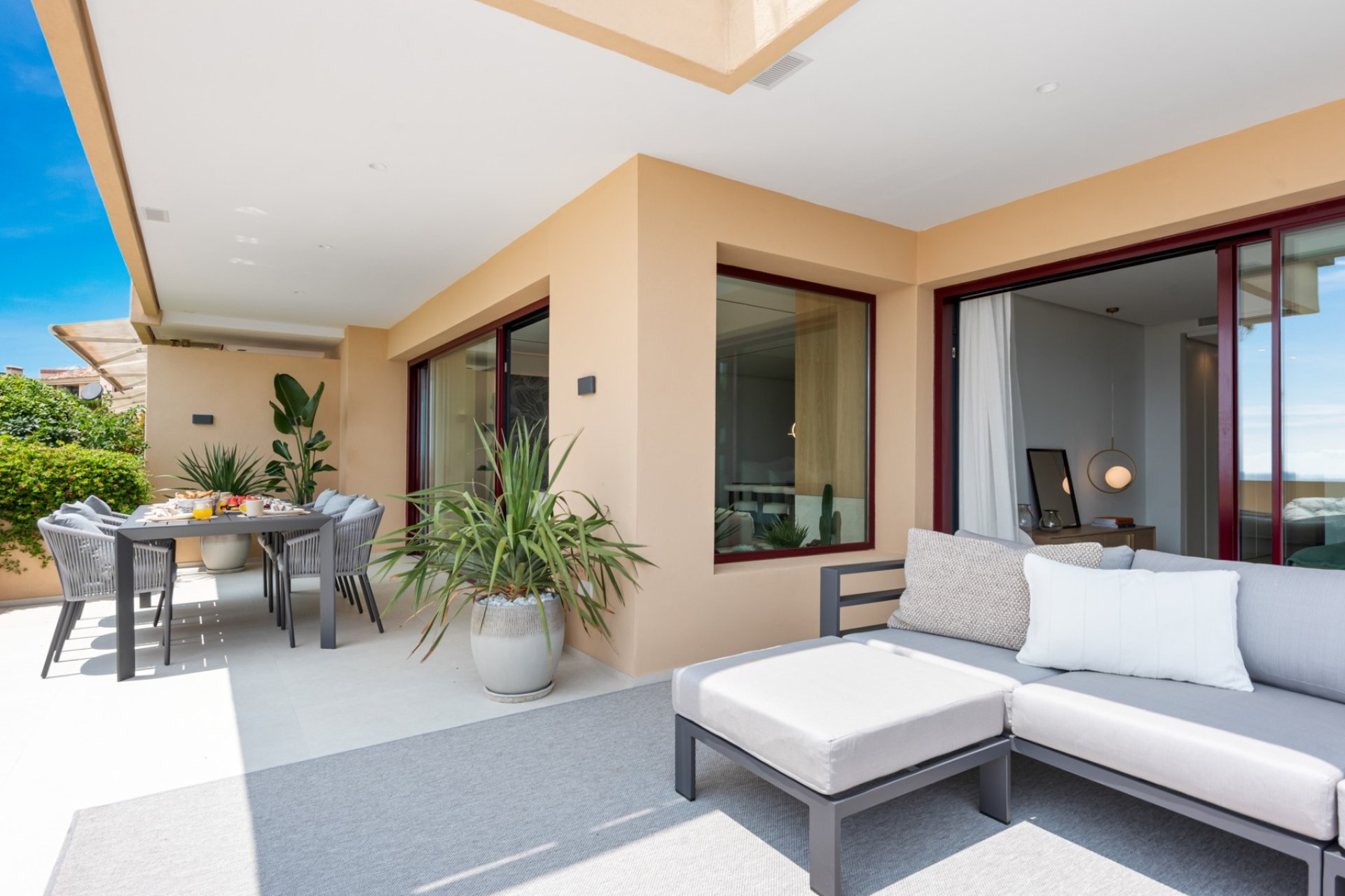 Resale - Apartment / flat - Estepoa - New Golden Mile