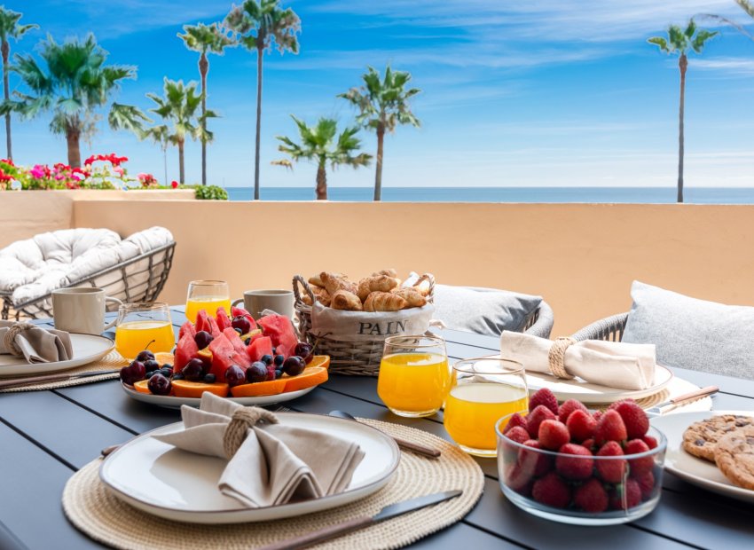 Resale - Apartment / flat - Estepoa - New Golden Mile