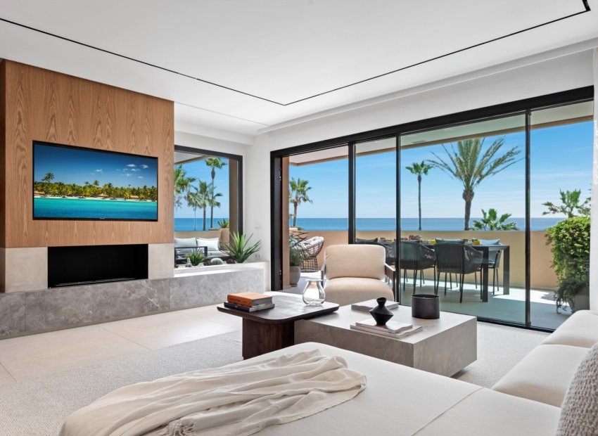 Resale - Apartment / flat - Estepoa - New Golden Mile