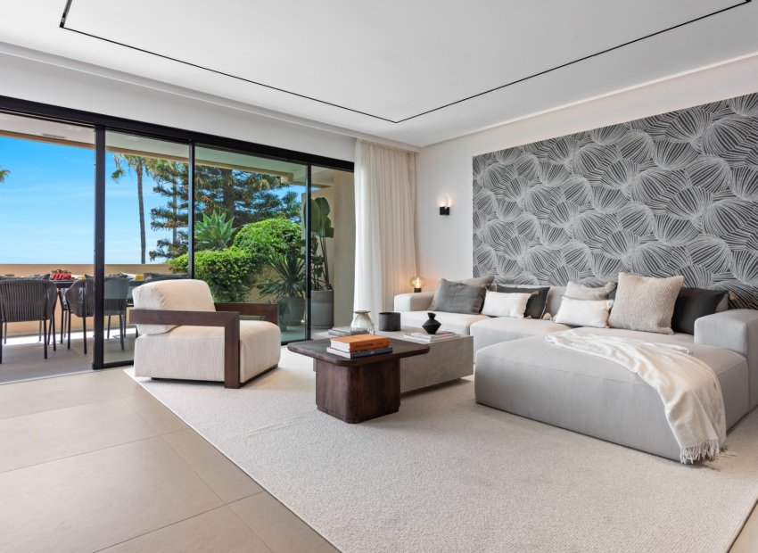 Resale - Apartment / flat - Estepoa - New Golden Mile