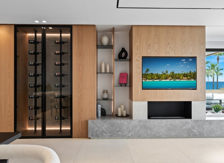 Resale - Apartment / flat - Estepoa - New Golden Mile