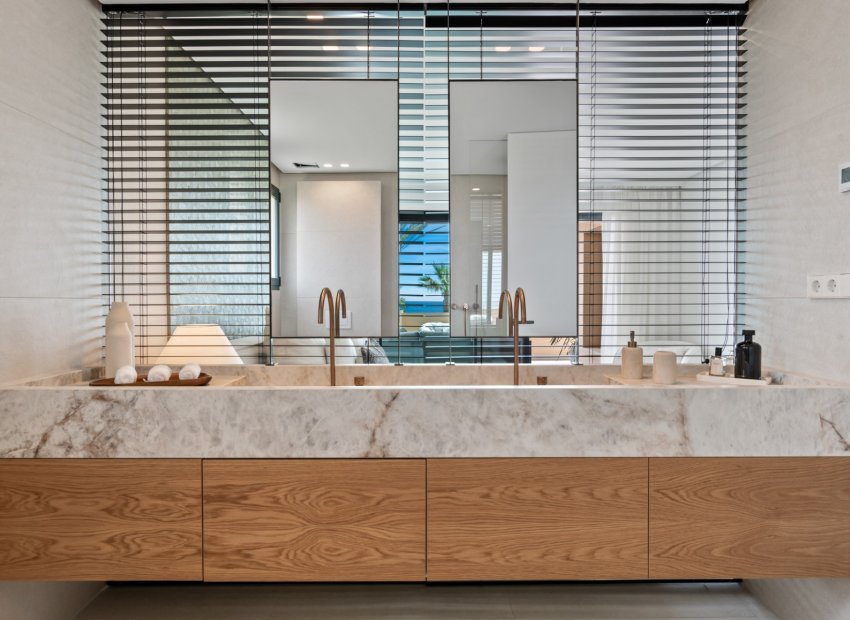 Resale - Apartment / flat - Estepoa - New Golden Mile