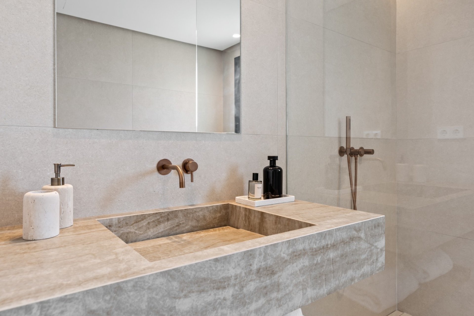 Resale - Apartment / flat - Estepoa - New Golden Mile