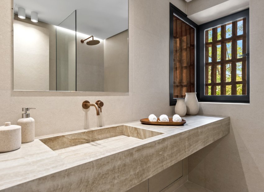 Resale - Apartment / flat - Estepoa - New Golden Mile