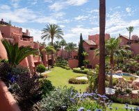 Resale - Apartment / flat - Estepoa - New Golden Mile